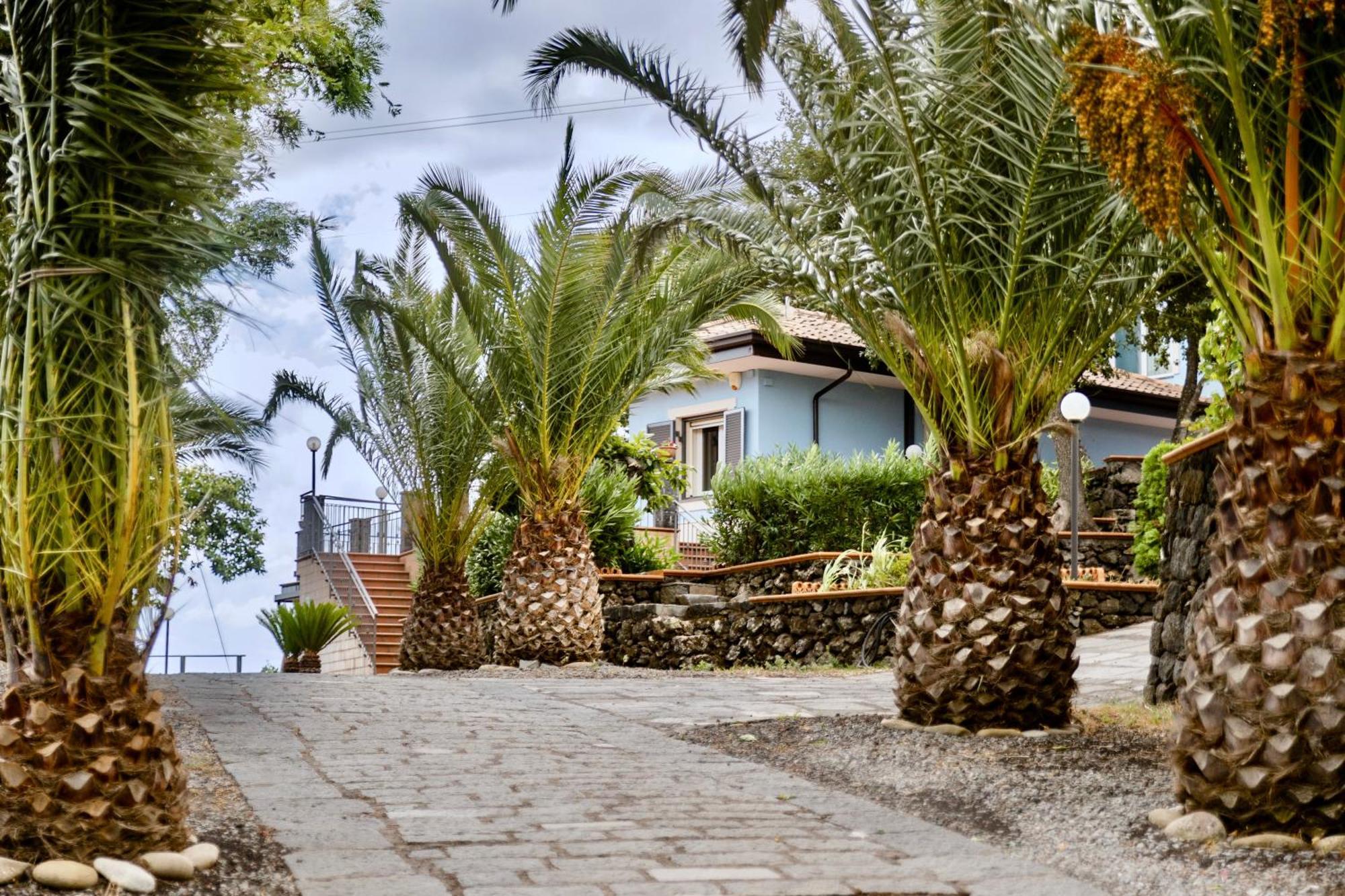 Villa Melany Casa Vacanza Piedimonte Etneo Eksteriør billede